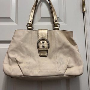 Coach soho white tote purse with adjustable buckle 18751